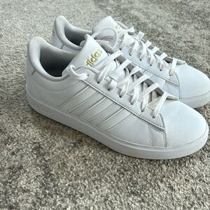 Adidas Grand Court 2.0 women’s tennis shoes